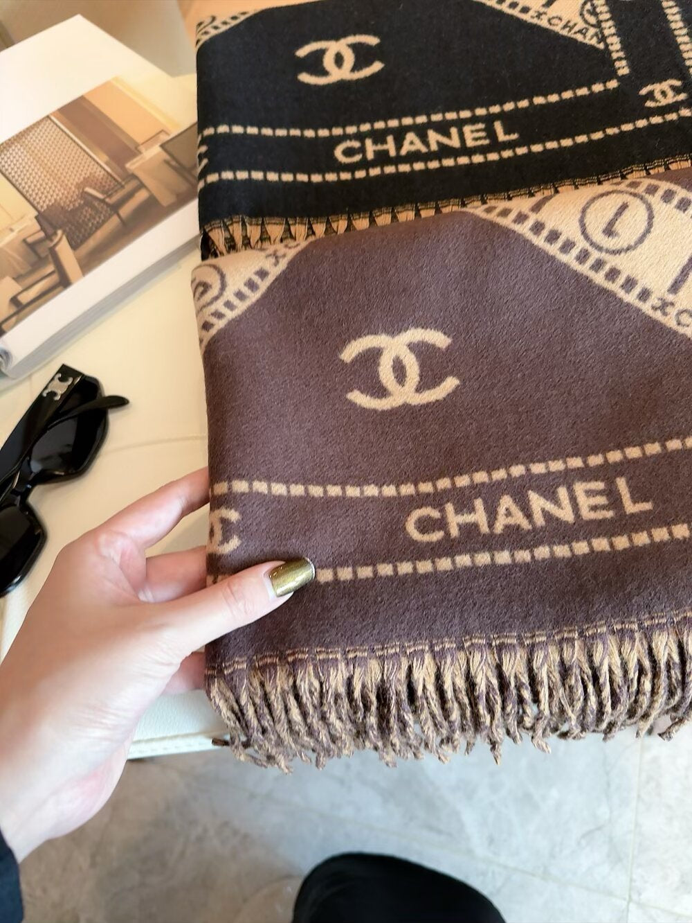 Fashionable CC Letter Scarf