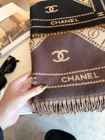 Fashionable CC Letter Scarf