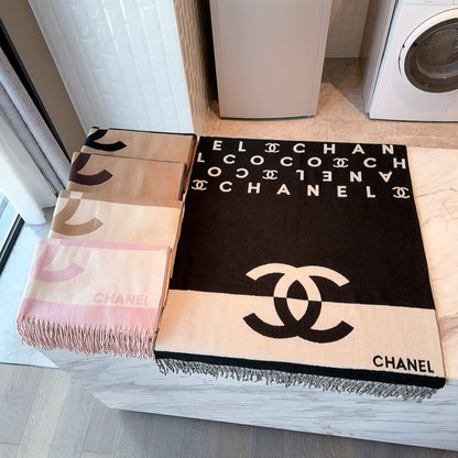 Fashionable CC Letter Scarf