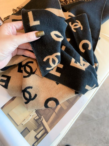 Fashionable CC Letter Scarf