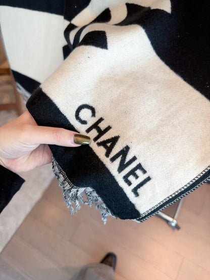 Fashionable CC Letter Scarf