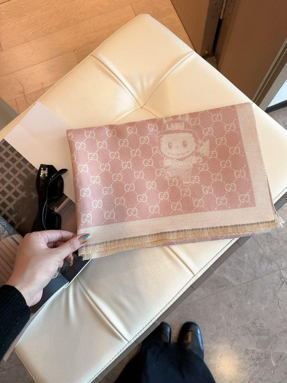 Fashionable CC Letter Scarf