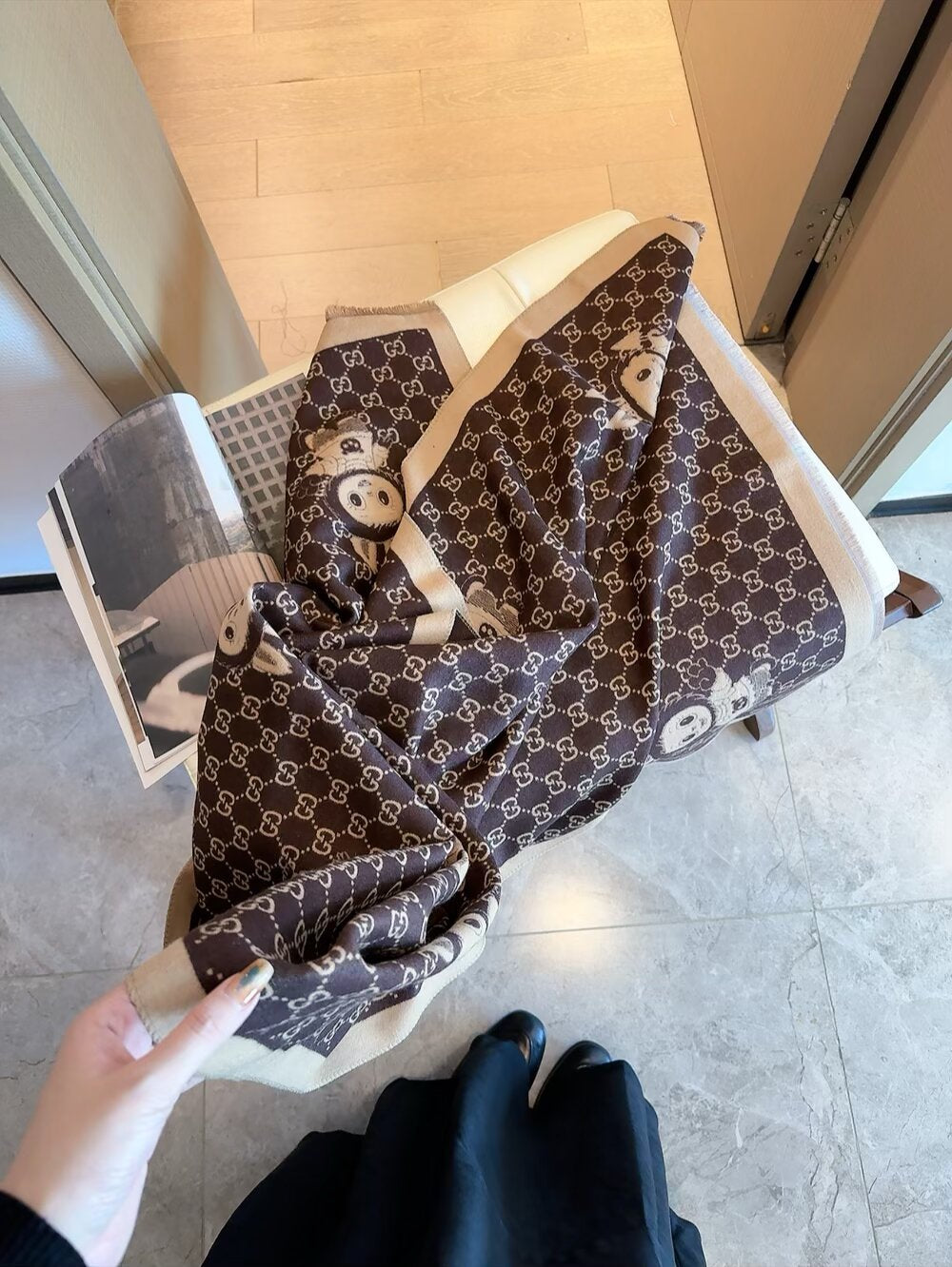 Fashionable CC Letter Scarf