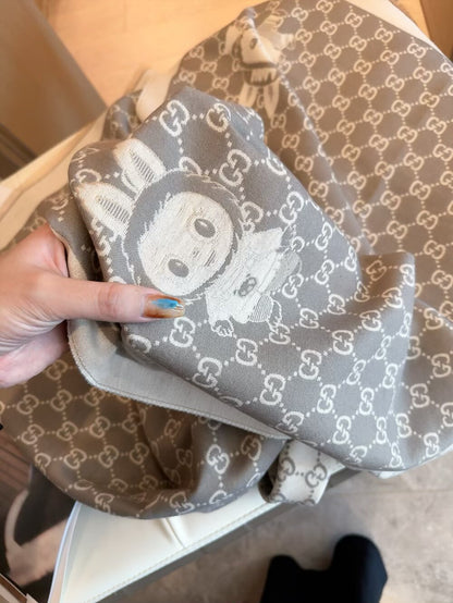 Fashionable CC Letter Scarf