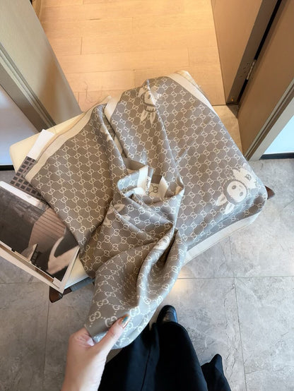 Fashionable CC Letter Scarf