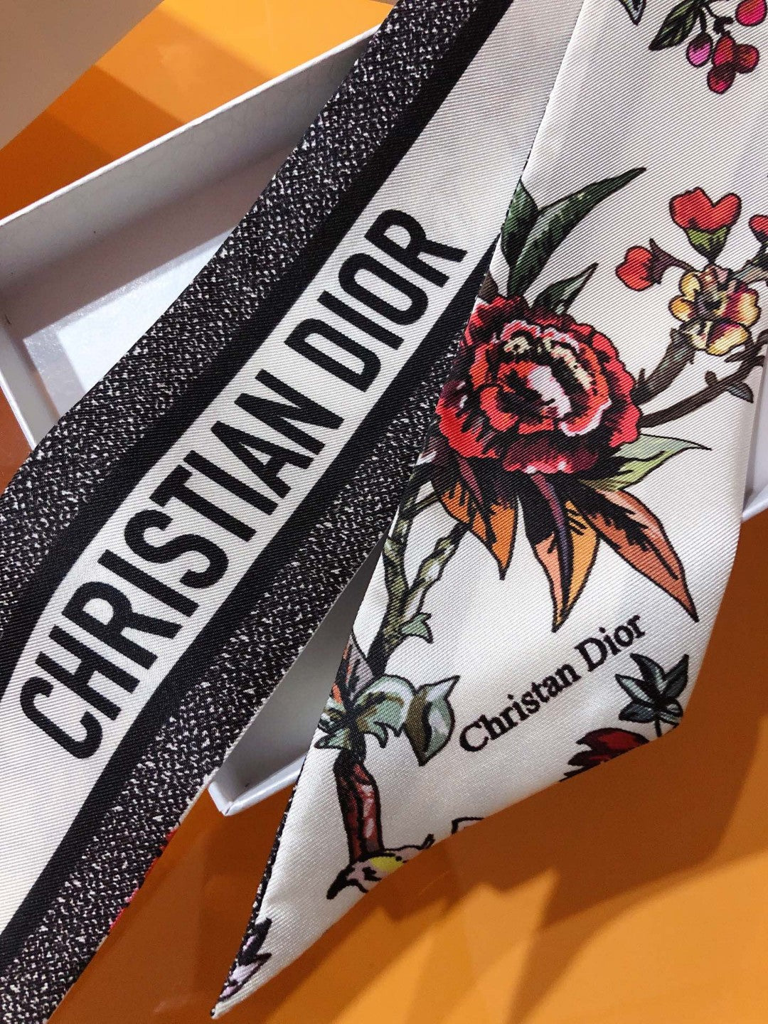 Stylish CD Letter Pattern Silk Scarf