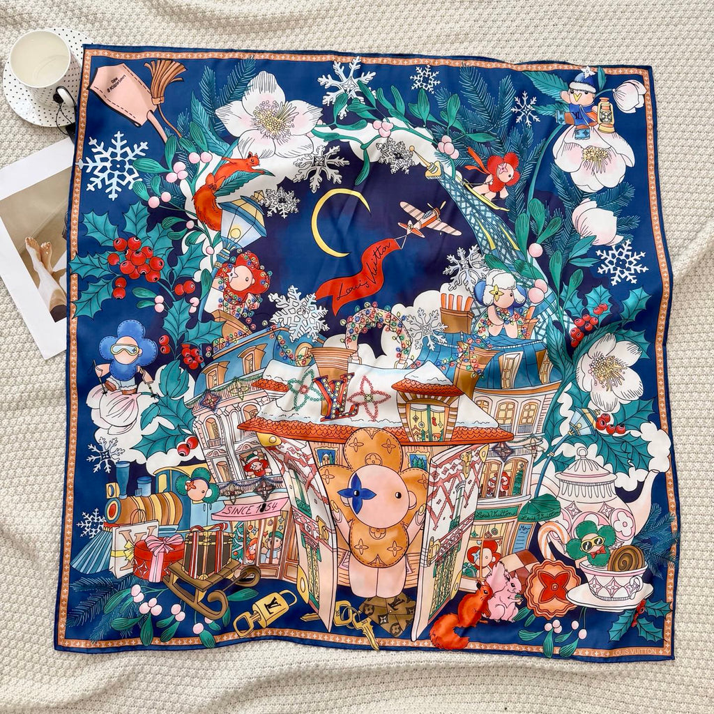 Stylish Four-Leaf Clover &amp; Letter Pattern Silk Scarf