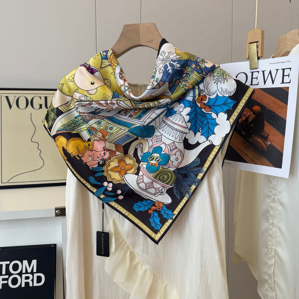 Stylish Four-Leaf Clover &amp; Letter Pattern Silk Scarf