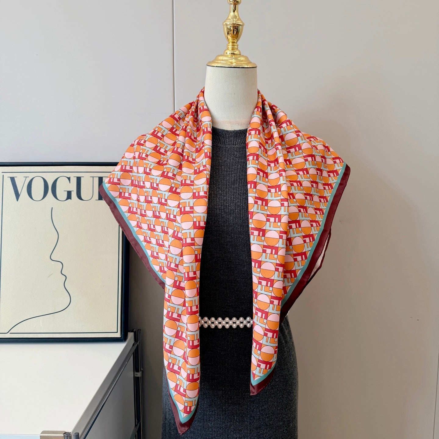 Stylish FF Letter Pattern Silk Scarf