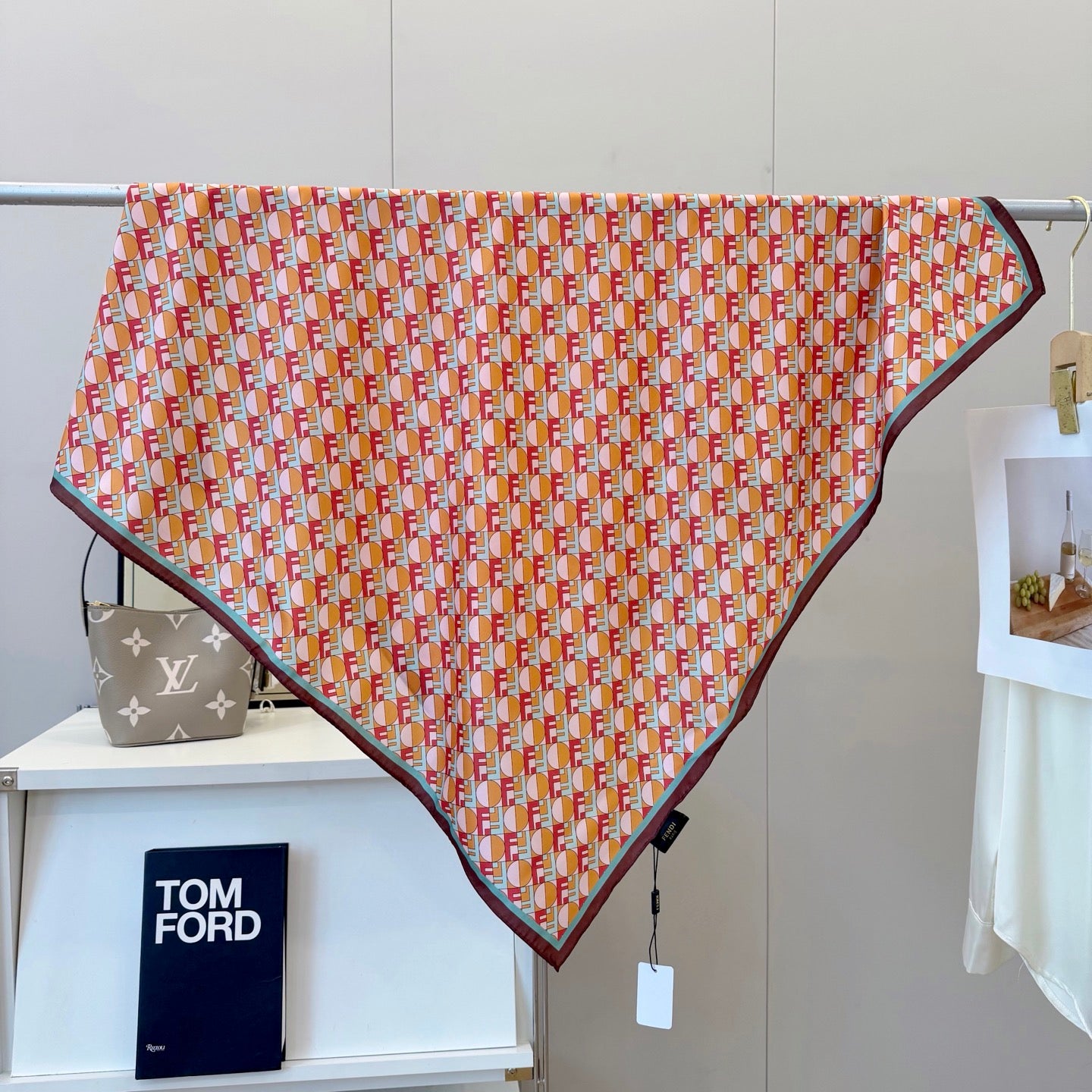 Stylish FF Letter Pattern Silk Scarf