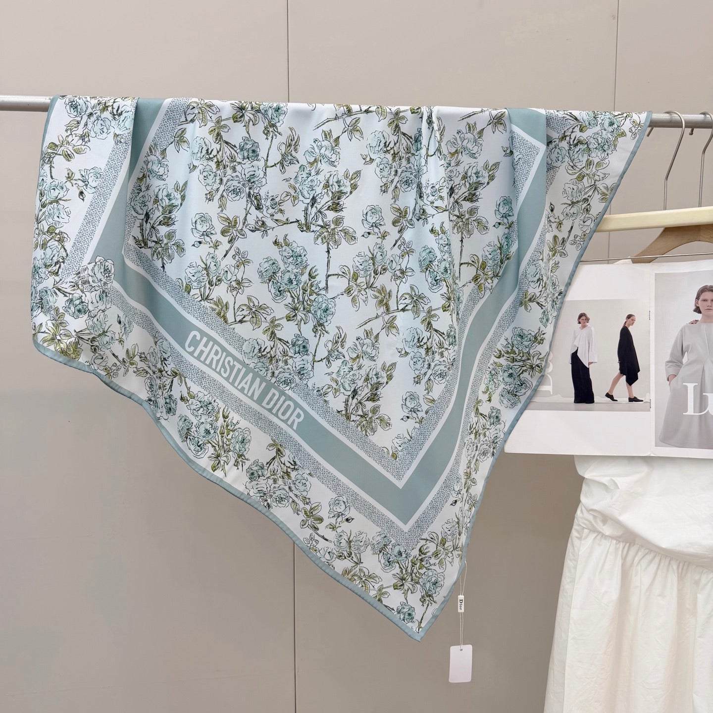 Stylish CD Letter Pattern Silk Scarf