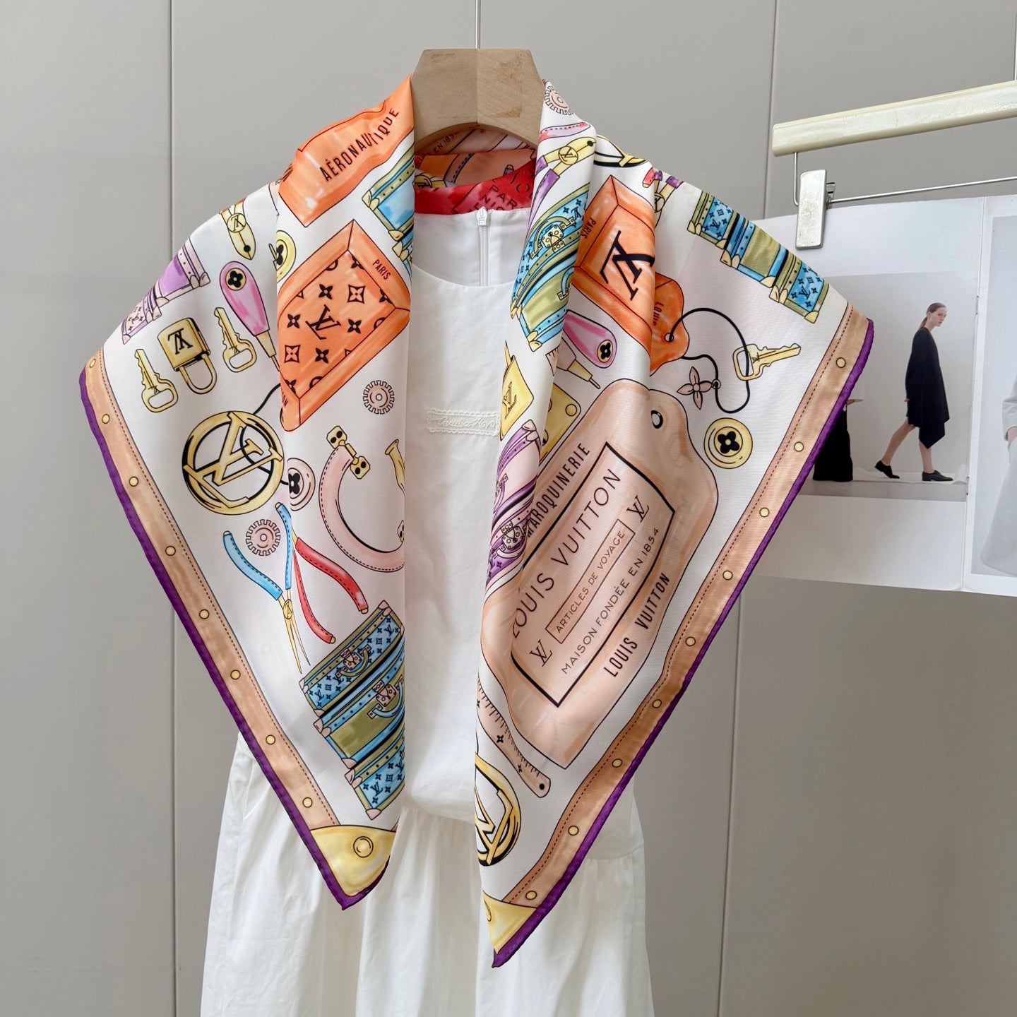 Stylish Four-Leaf Clover &amp; Letter Pattern Silk Scarf