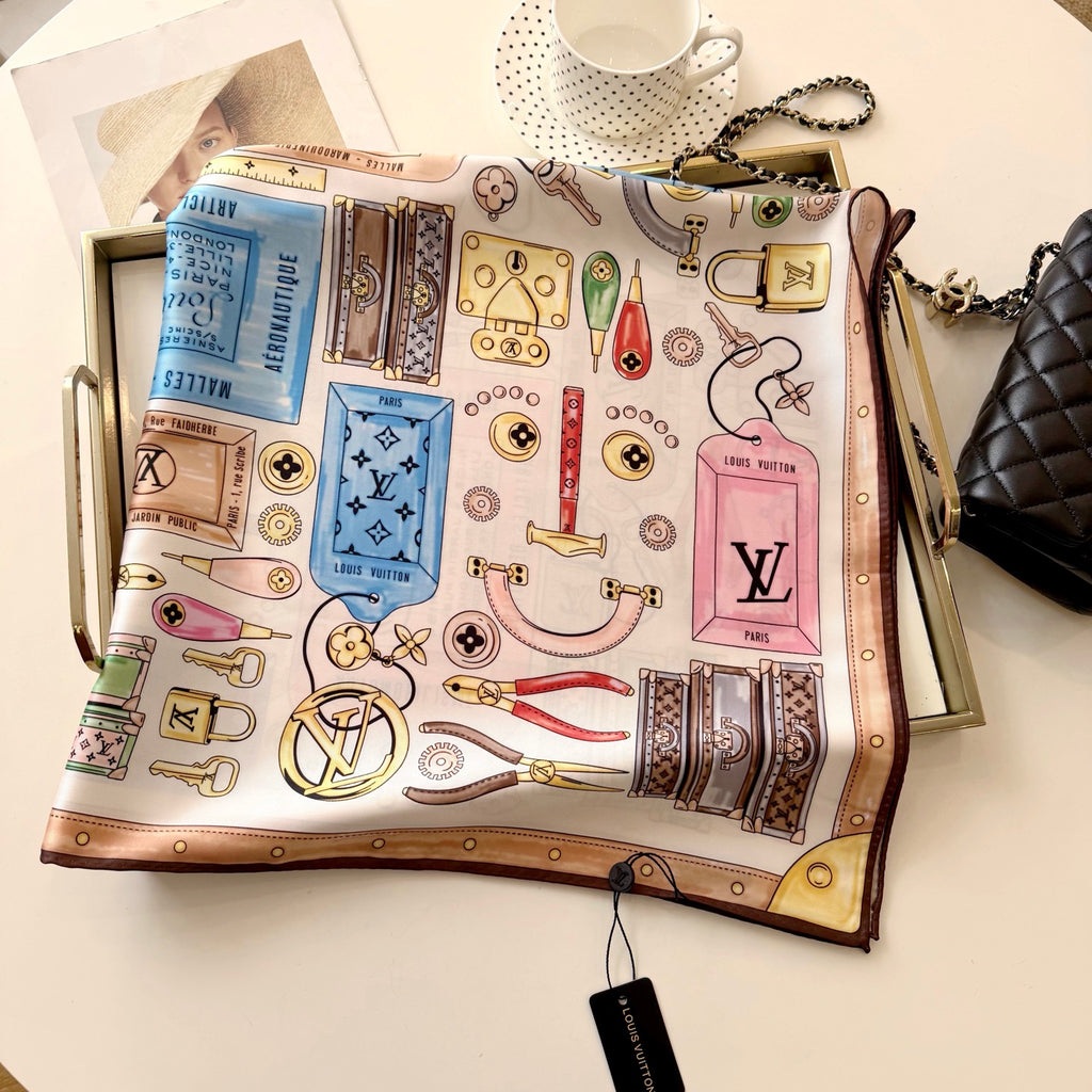 Stylish Four-Leaf Clover &amp; Letter Pattern Silk Scarf