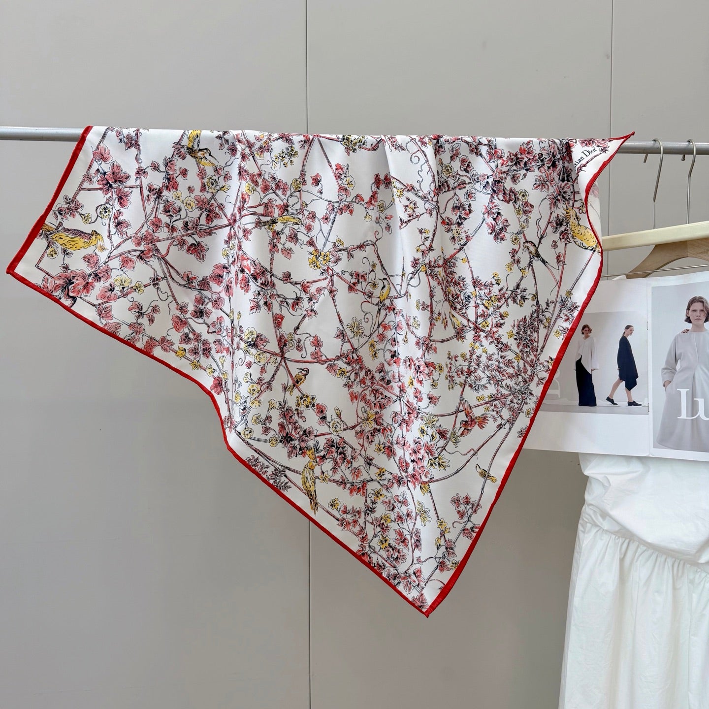 Stylish CD Letter Pattern Silk Scarf