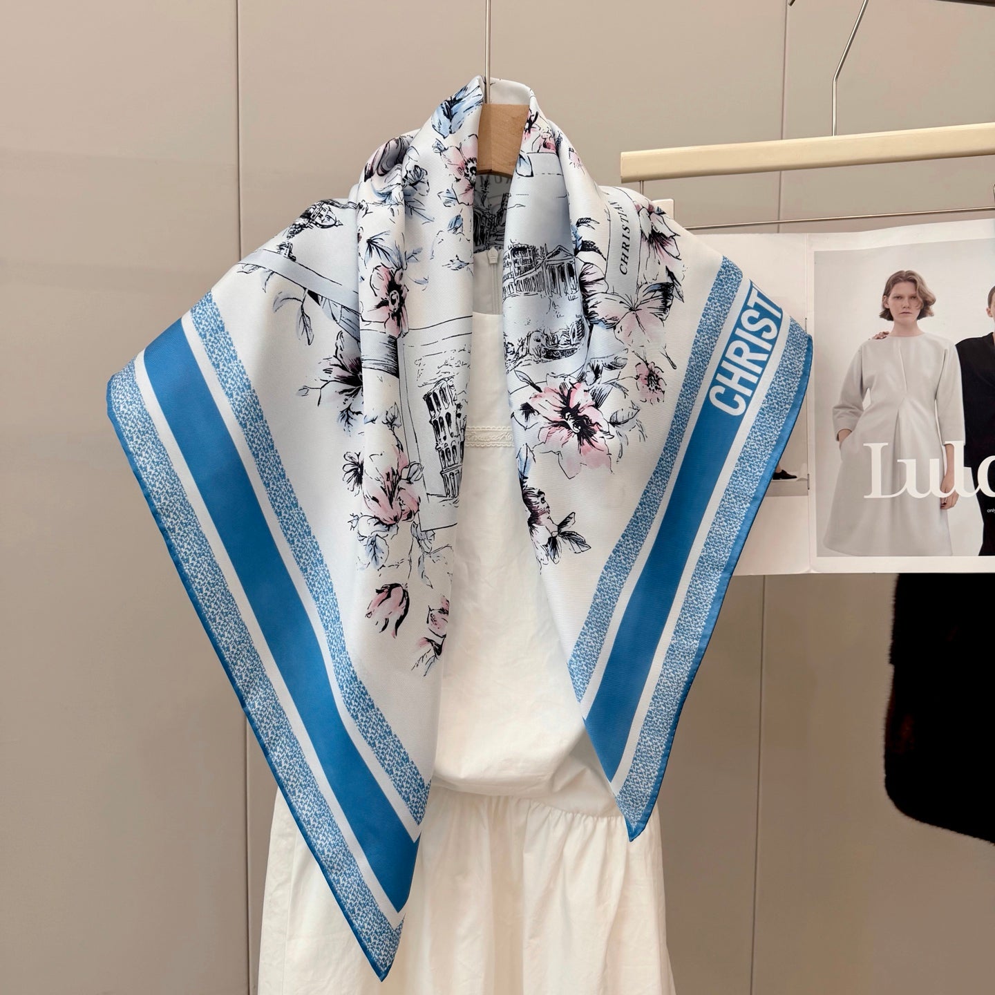 Stylish CD Letter Pattern Silk Scarf