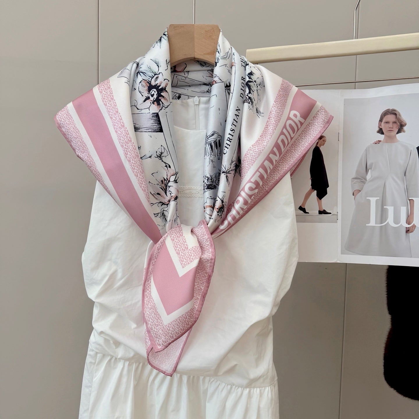 Stylish CD Letter Pattern Silk Scarf