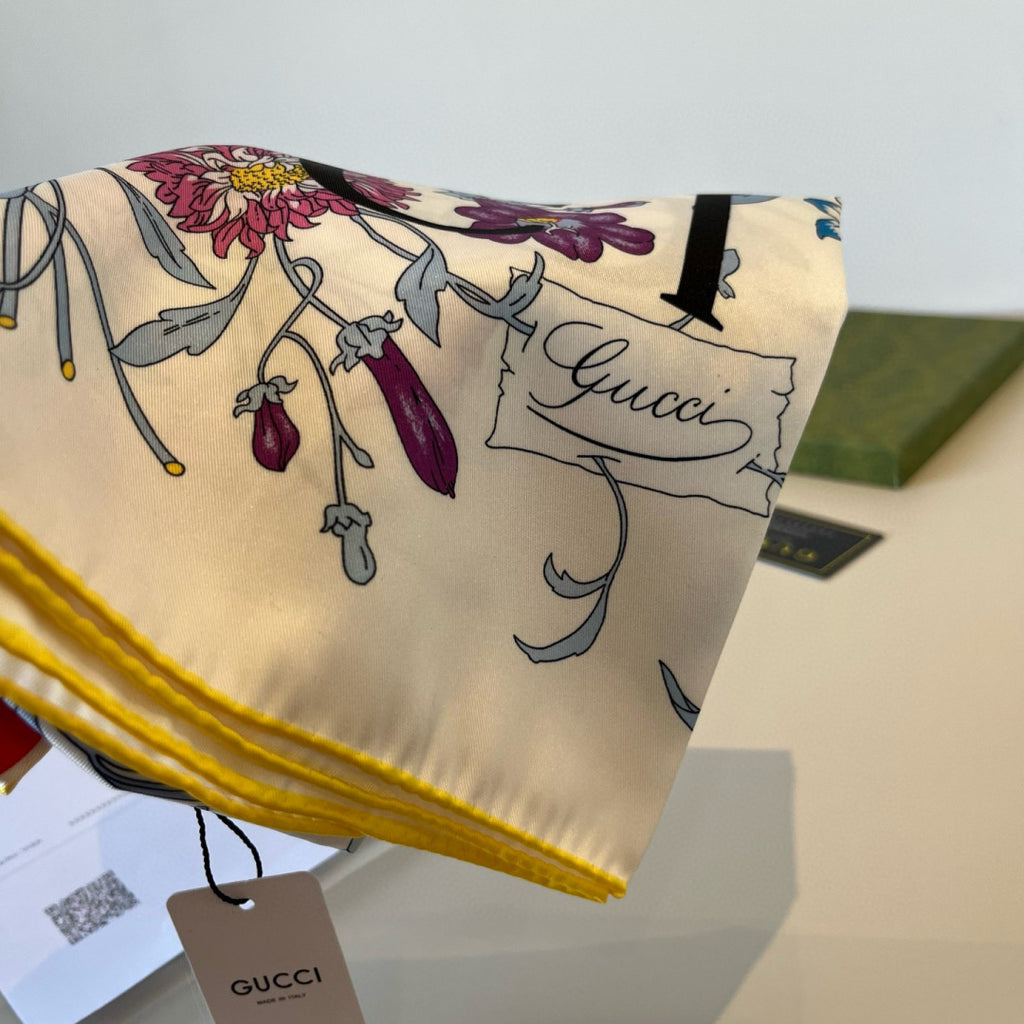 Stylish GG Letter Pattern Silk Scarf