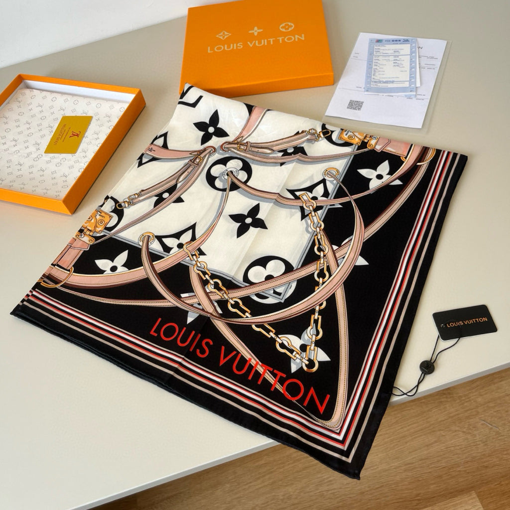 Stylish Four-Leaf Clover &amp; Letter Pattern Silk Scarf