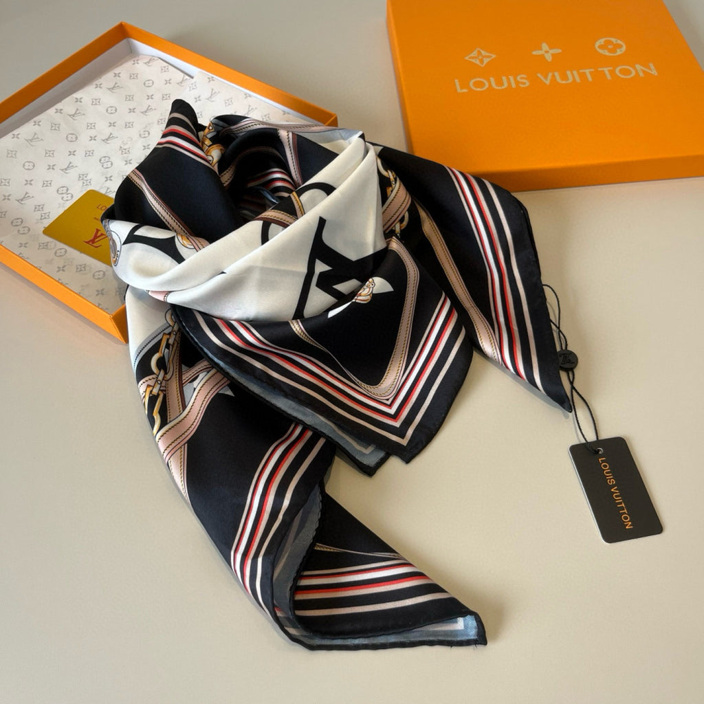 Stylish Four-Leaf Clover &amp; Letter Pattern Silk Scarf