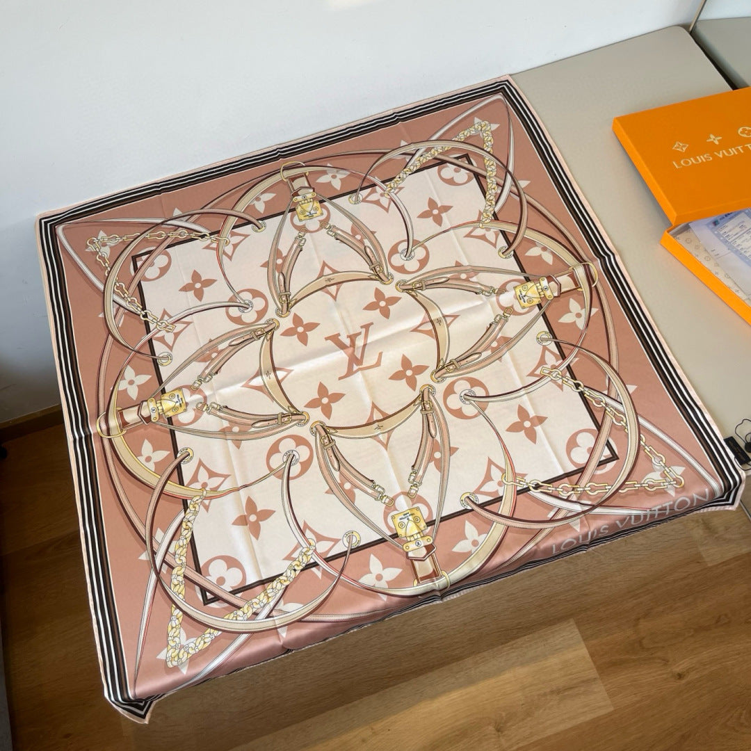 Stylish Four-Leaf Clover &amp; Letter Pattern Silk Scarf