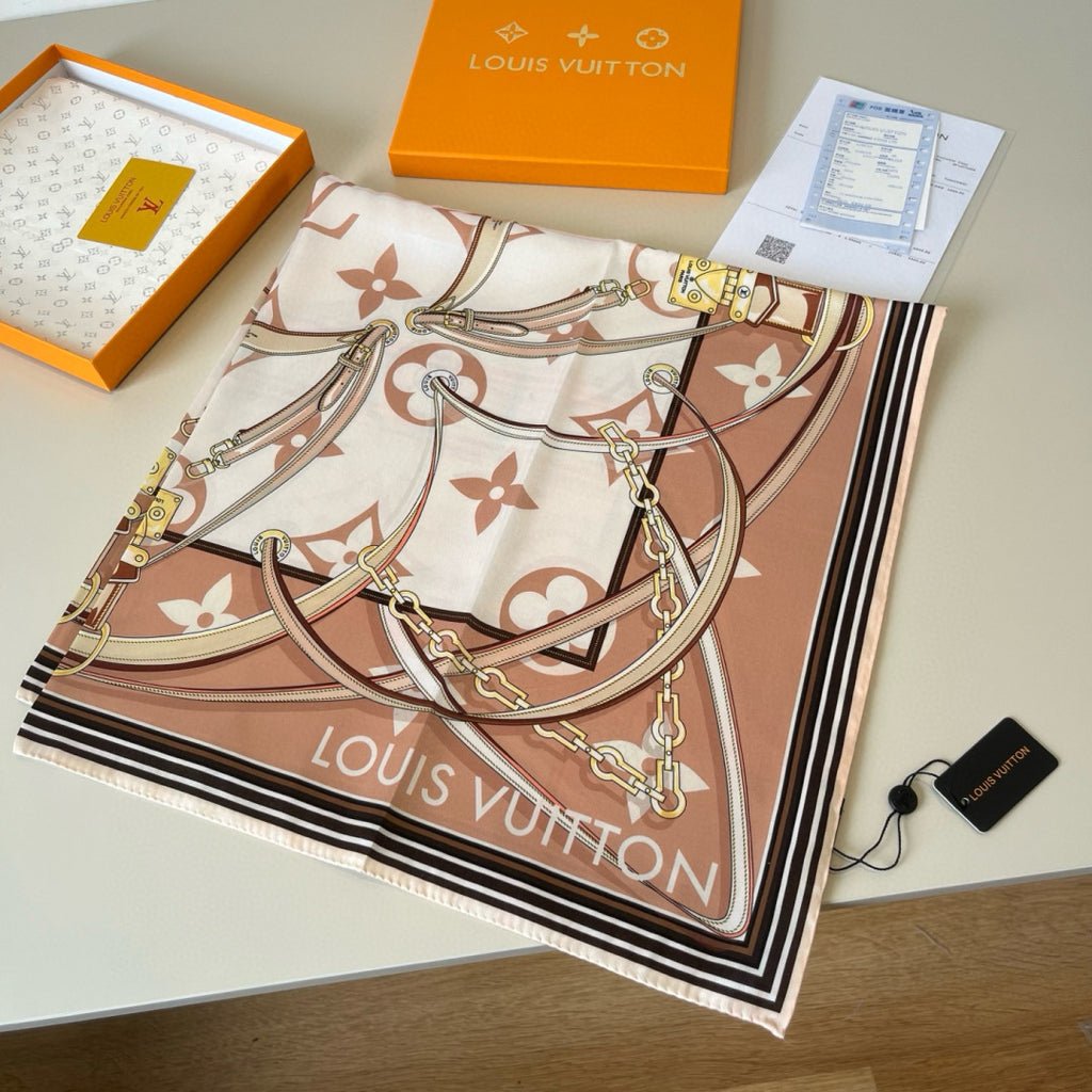 Stylish Four-Leaf Clover &amp; Letter Pattern Silk Scarf