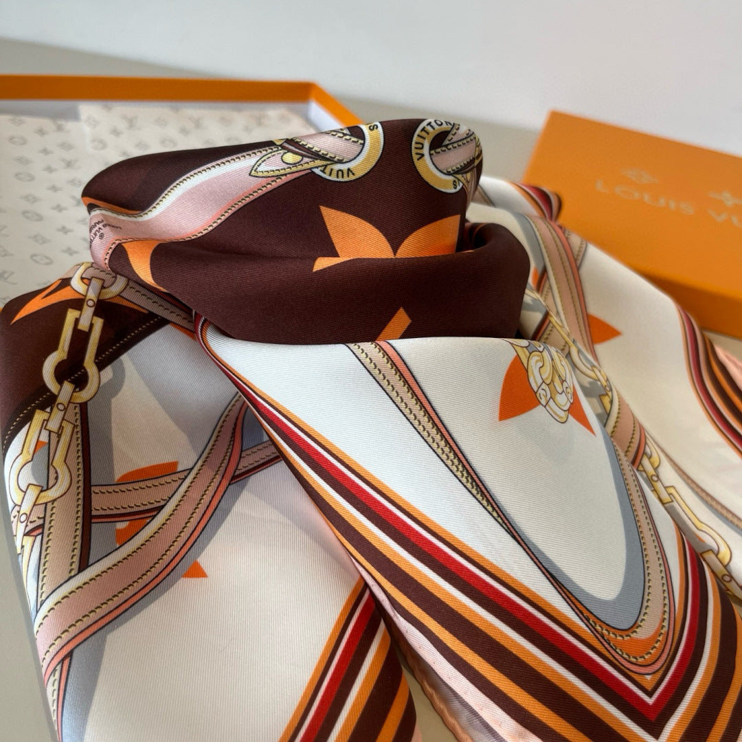 Stylish Four-Leaf Clover &amp; Letter Pattern Silk Scarf