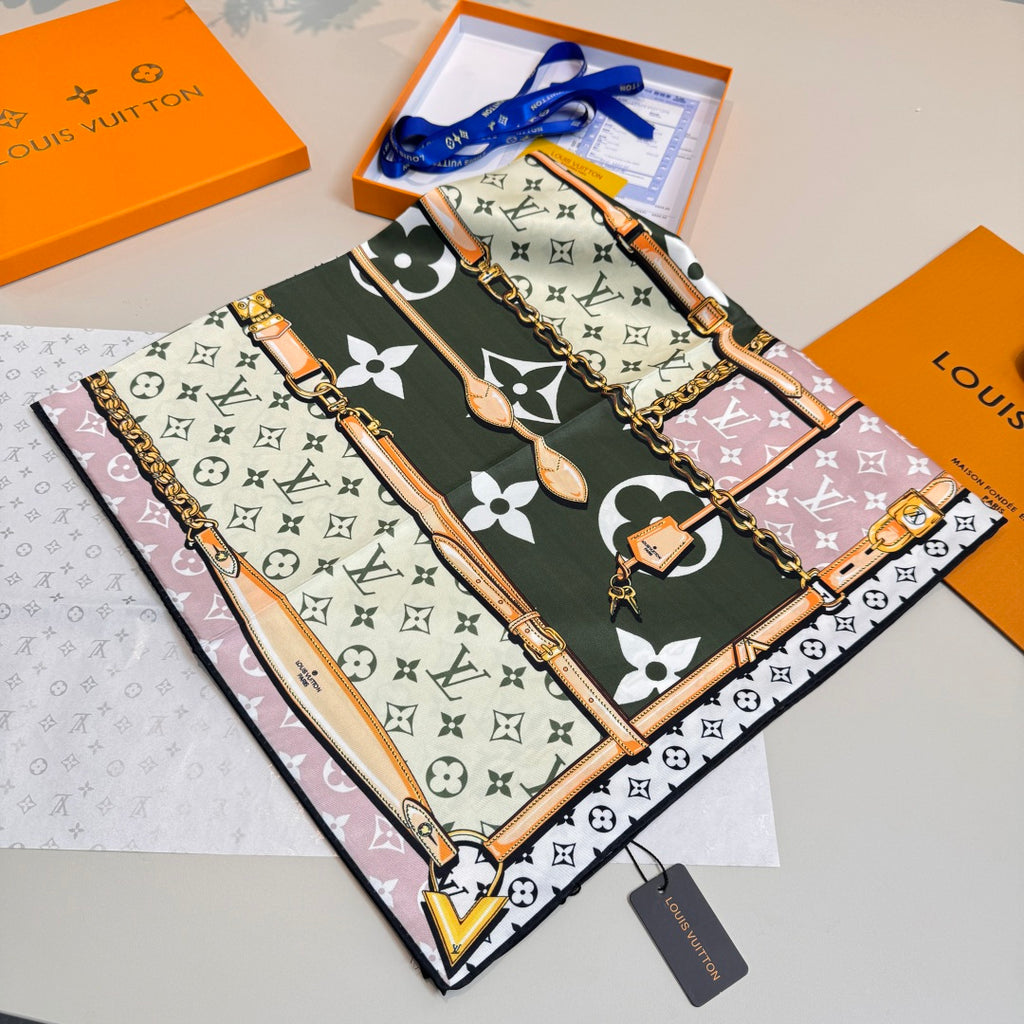 Stylish Four-Leaf Clover &amp; Letter Pattern Silk Scarf