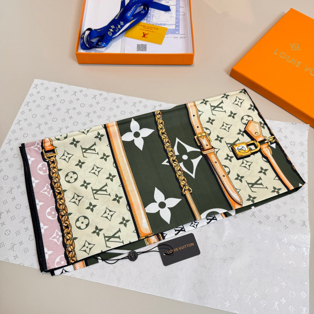 Stylish Four-Leaf Clover &amp; Letter Pattern Silk Scarf