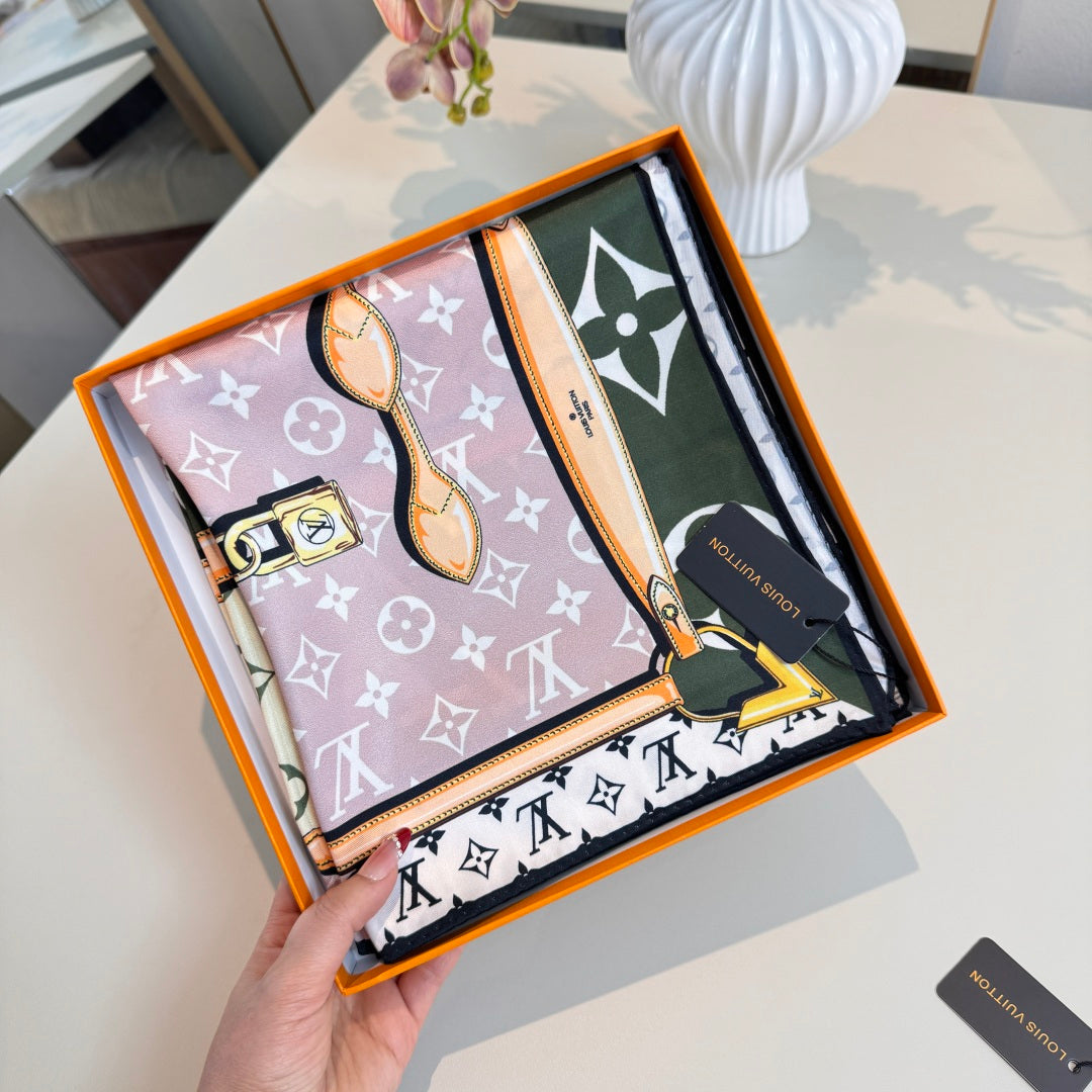 Stylish Four-Leaf Clover &amp; Letter Pattern Silk Scarf