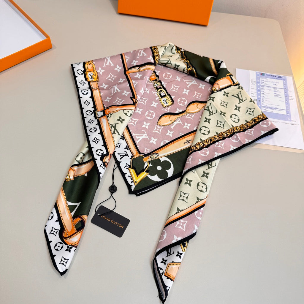 Stylish Four-Leaf Clover &amp; Letter Pattern Silk Scarf