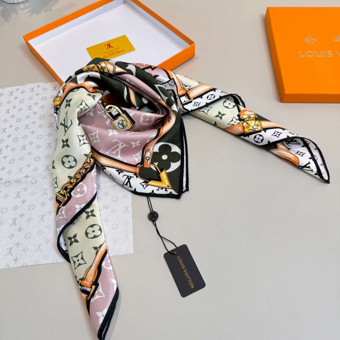 Stylish Four-Leaf Clover &amp; Letter Pattern Silk Scarf