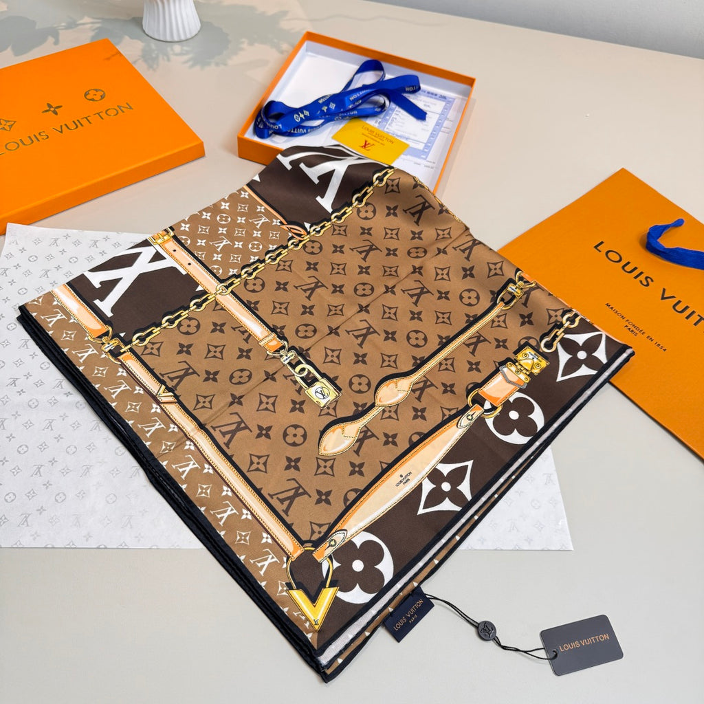 Stylish Four-Leaf Clover &amp; Letter Pattern Silk Scarf