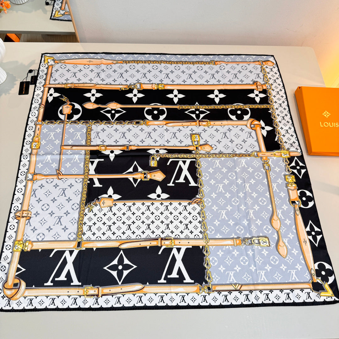Stylish Four-Leaf Clover &amp; Letter Pattern Silk Scarf