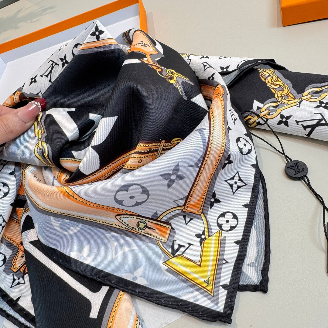 Stylish Four-Leaf Clover &amp; Letter Pattern Silk Scarf