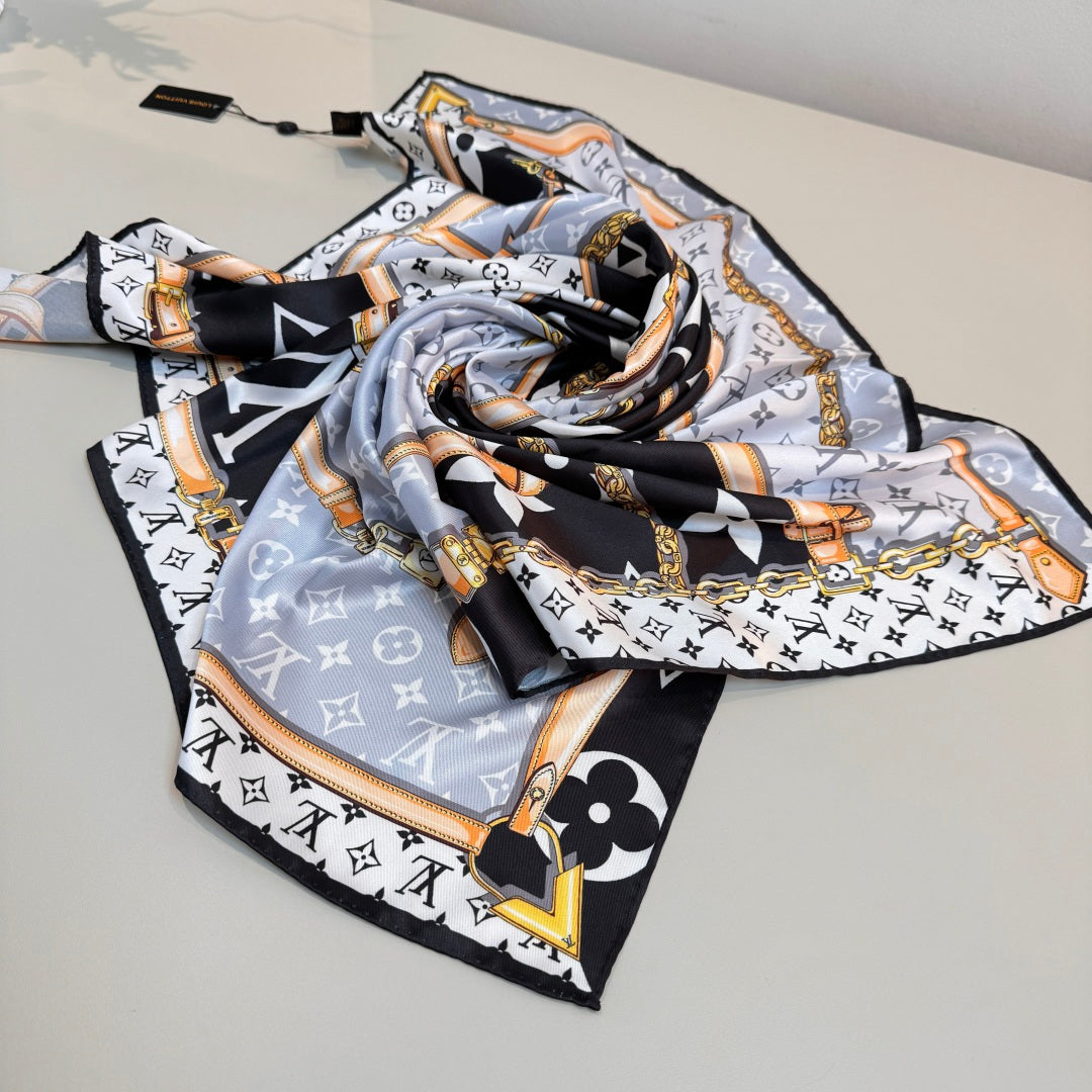 Stylish Four-Leaf Clover &amp; Letter Pattern Silk Scarf