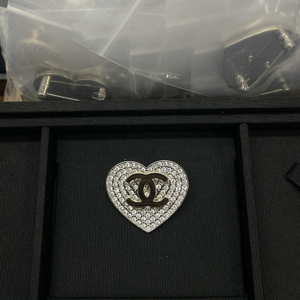 Stylish CC Rhinestone Brooch