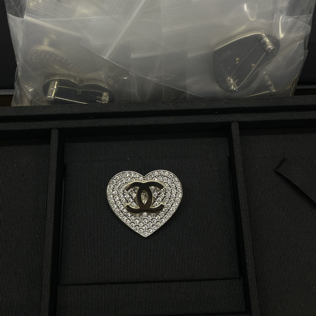 Stylish CC Rhinestone Brooch
