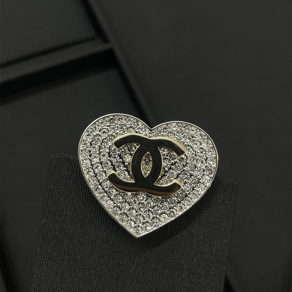 Stylish CC Rhinestone Brooch