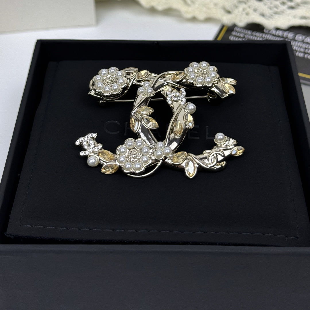 Stylish CC Pearl Brooch