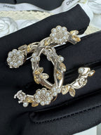 Stylish CC Pearl Brooch