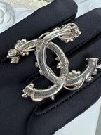 Stylish CC Pearl Brooch
