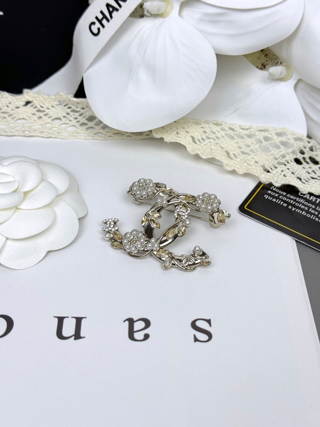 Stylish CC Pearl Brooch