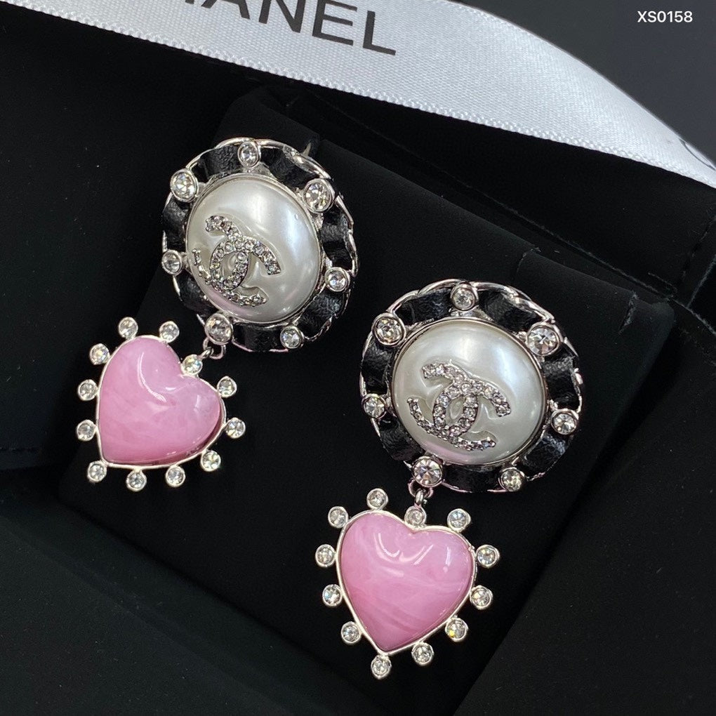 Stylish CC Rhinestone &amp Pearl Earrings