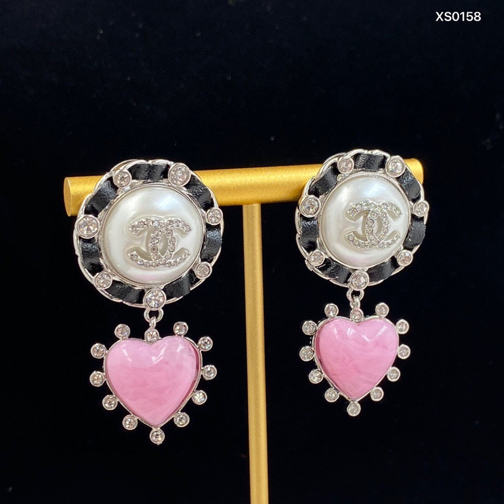 Stylish CC Rhinestone &amp Pearl Earrings