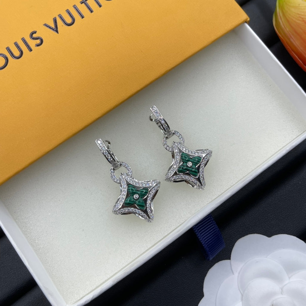 Stylish Four-Leaf Clover Rhinestone Earrings