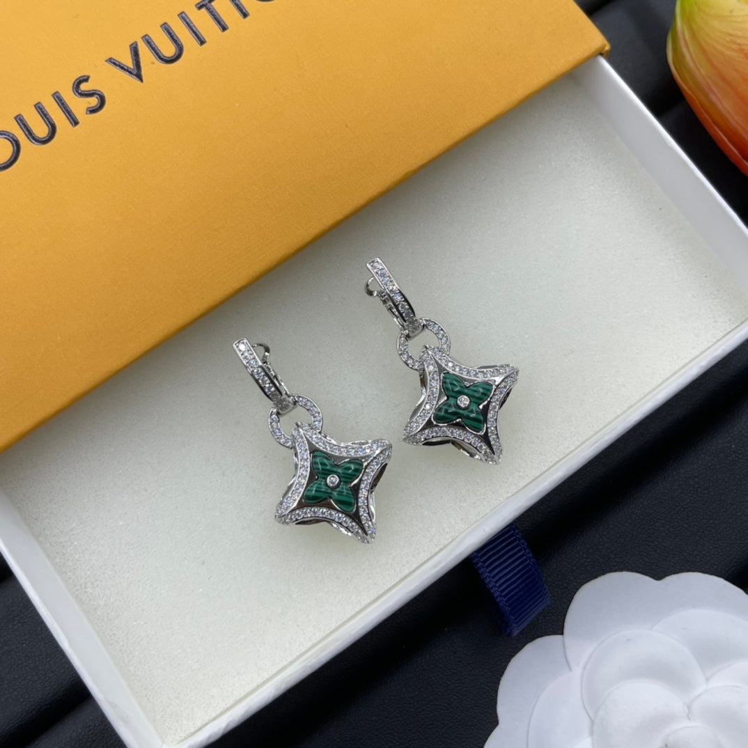 Stylish Four-Leaf Clover Rhinestone Earrings