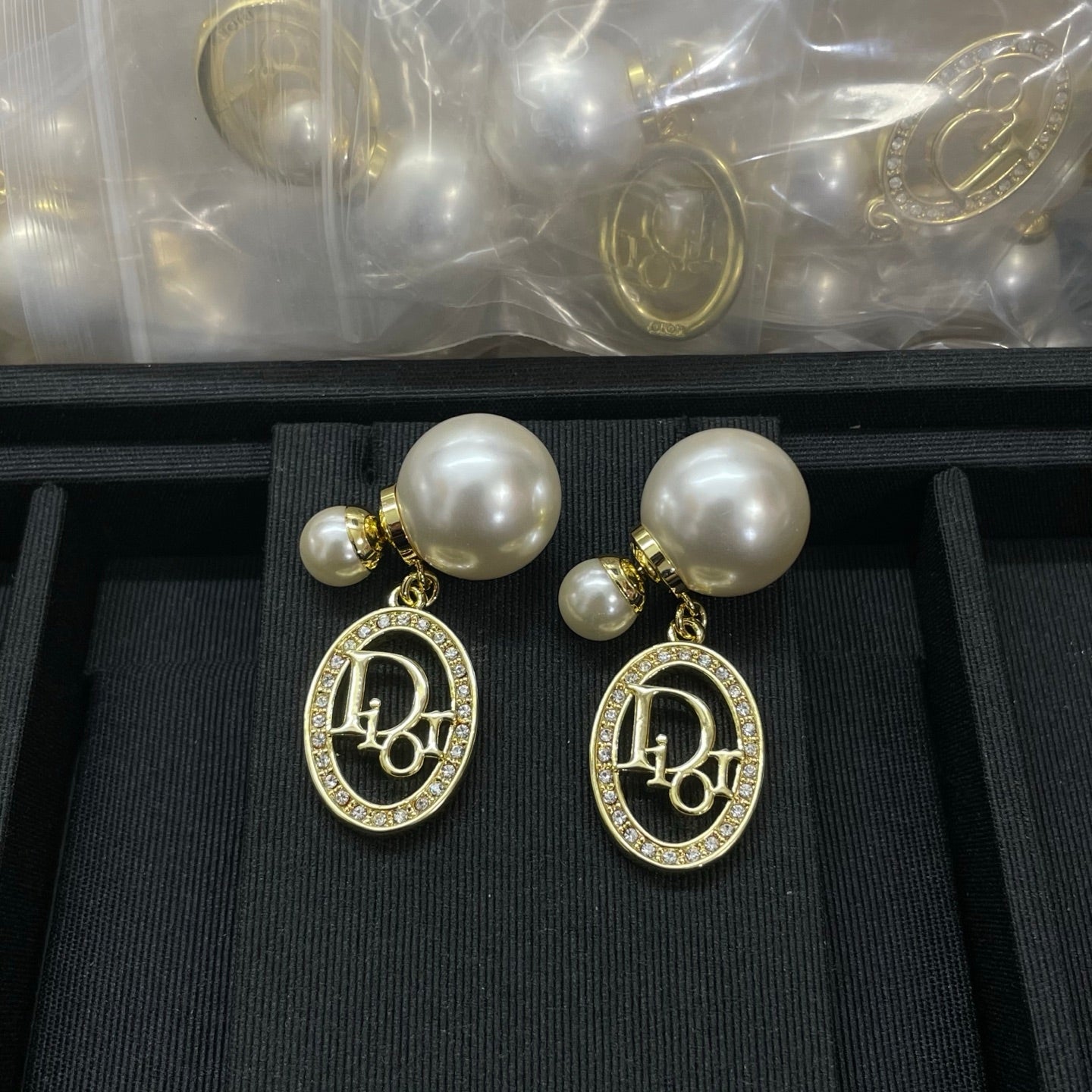 Fashionable CD Pearl Earrings