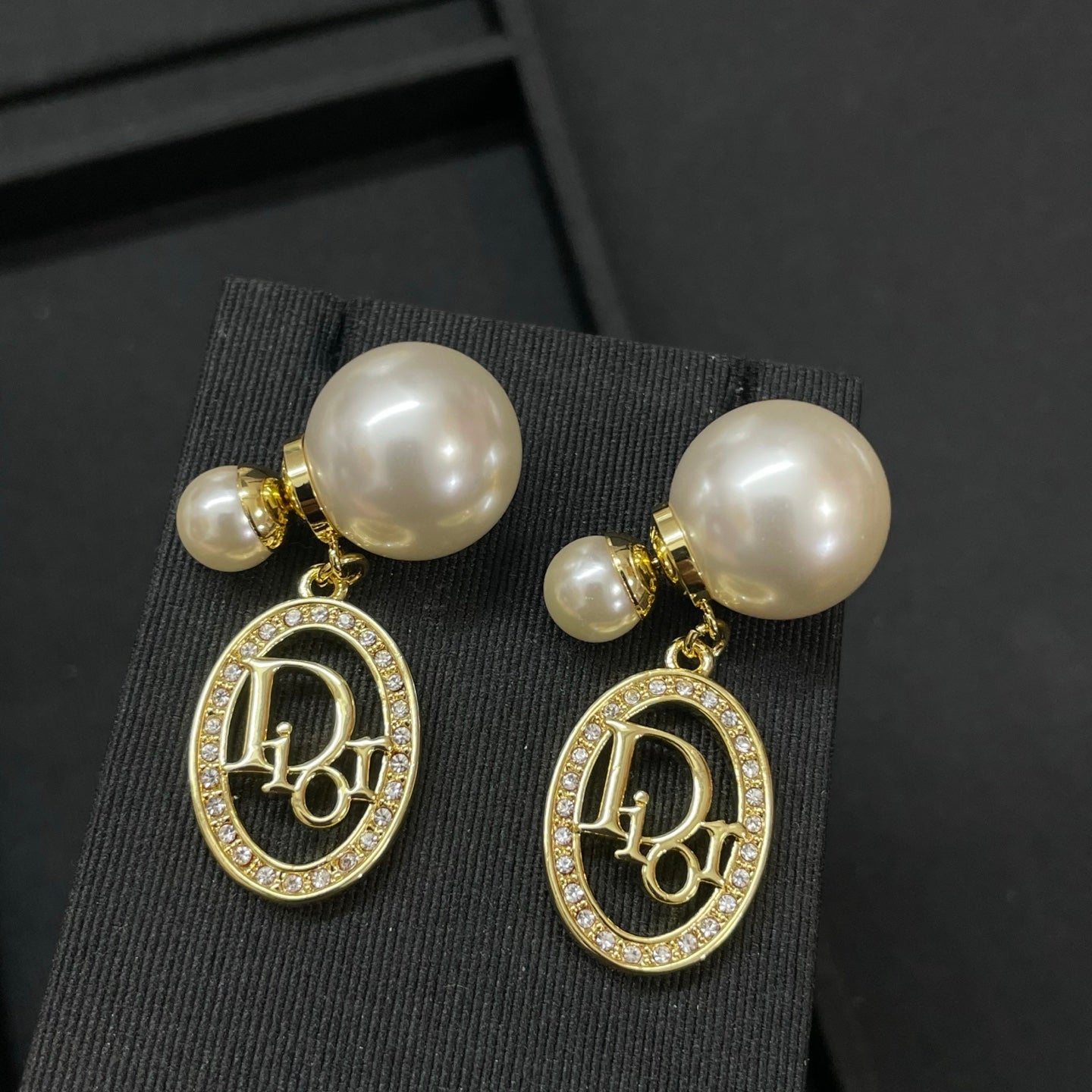 Fashionable CD Pearl Earrings