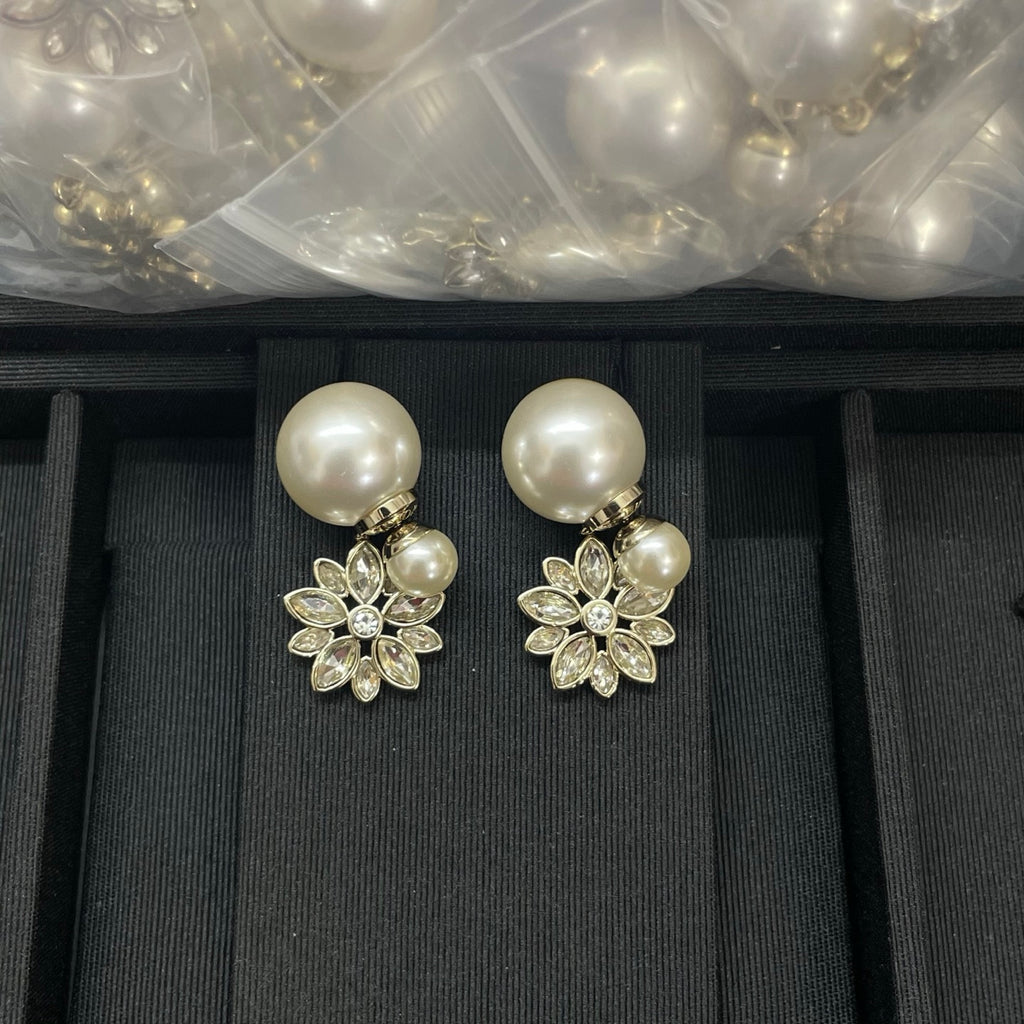 Fashionable CD Pearl Drill Earrings