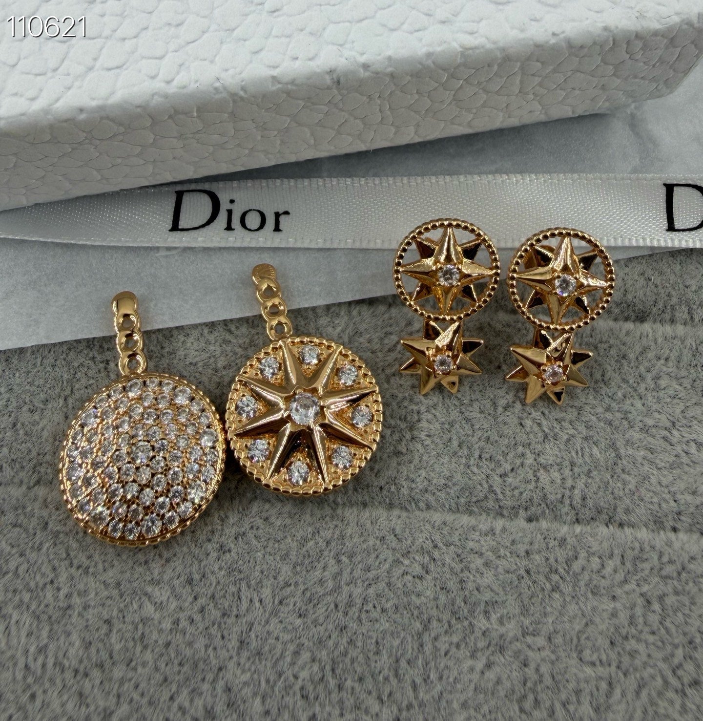 Fashionable CD Classic Earrings